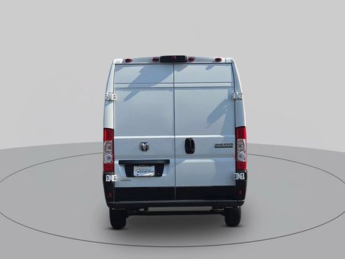 Used 2023 RAM ProMaster 2500 FWD image 4