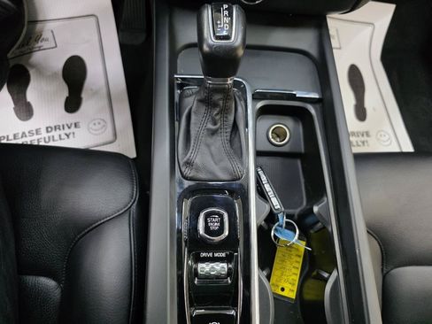 Used 2018 Volvo XC60 T5 Momentum w/ Convenience Package AWD/4WD image 35