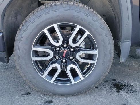 Used 2022 GMC Sierra 1500 AT4 w/ AT4 Premium Package image 5