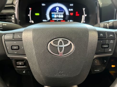 Used 2025 Toyota Camry LE FWD image 24