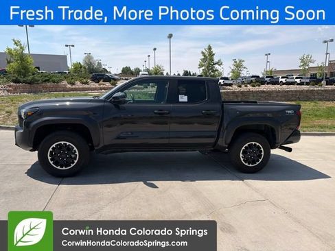 Used 2025 Toyota Tacoma TRD Off-Road w/ TRD Off Road Premium Package AWD/4WD image 4