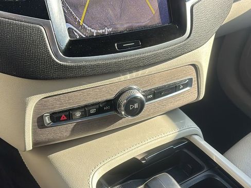 Certified 2023 Volvo XC90 B5 Plus w/ Protection Package Premier AWD/4WD image 20