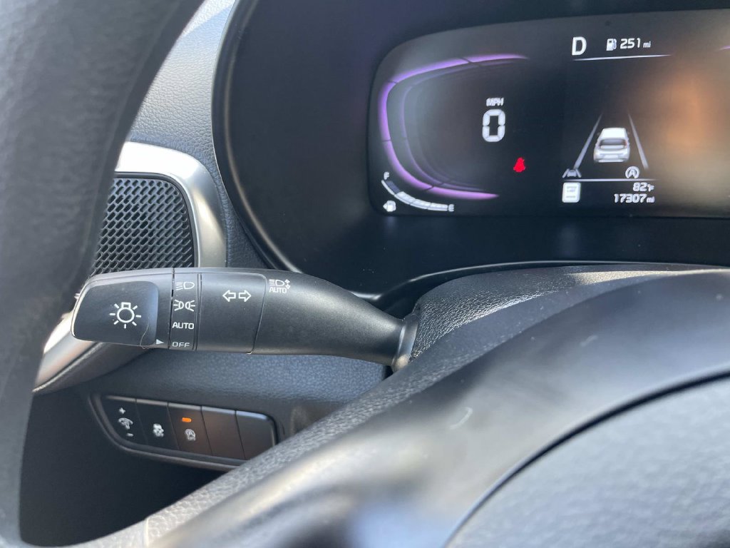 Used 2023 Kia Soul LX FWD image 30