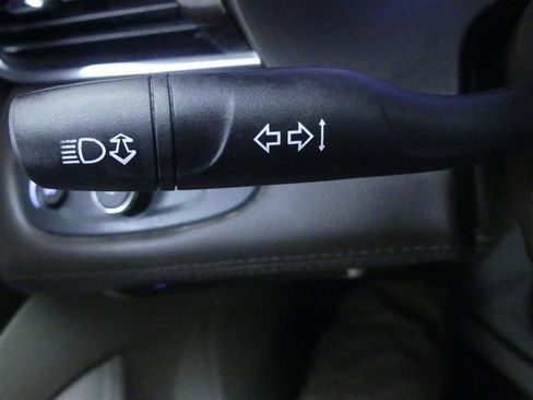 Used 2017 Buick LaCrosse Preferred image 18