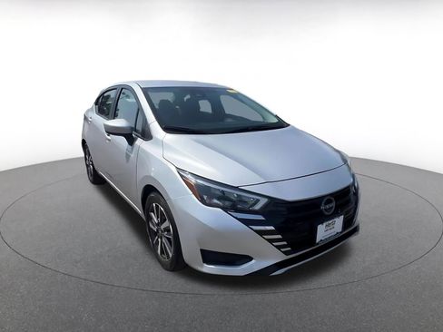 Used 2025 Nissan Versa SV FWD image 2