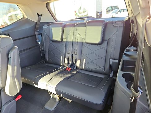 New 2026 Volkswagen Atlas SE image 9