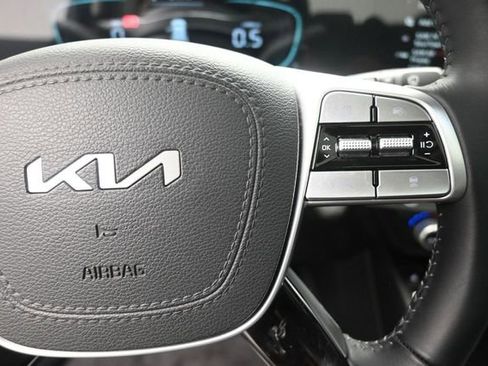 Used 2025 Kia Telluride S FWD image 14