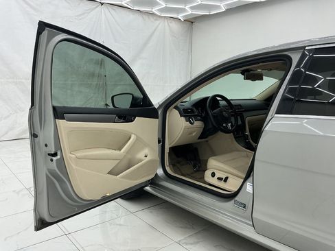 Used 2014 Volkswagen Passat 1.8T SE FWD image 16