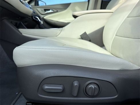 Used 2024 Chevrolet Malibu LT image 12