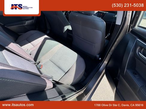 Used 2018 Toyota Corolla LE FWD image 12