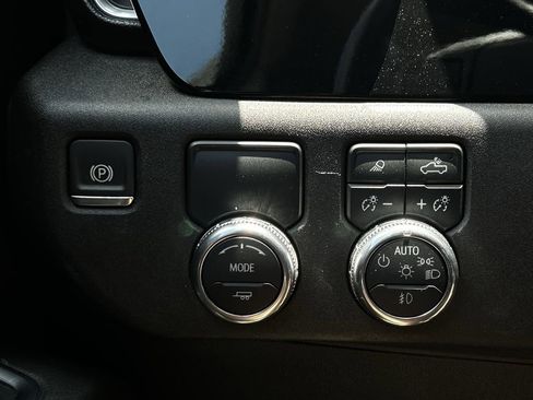 Used 2025 GMC Sierra 1500 SLT RWD image 24