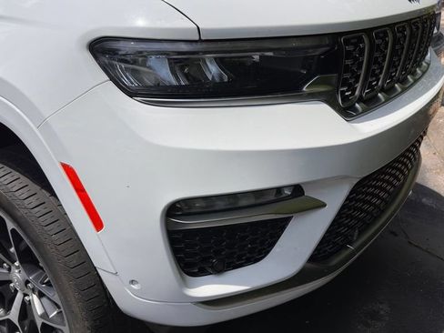 Used 2022 Jeep Grand Cherokee Summit AWD/4WD image 2