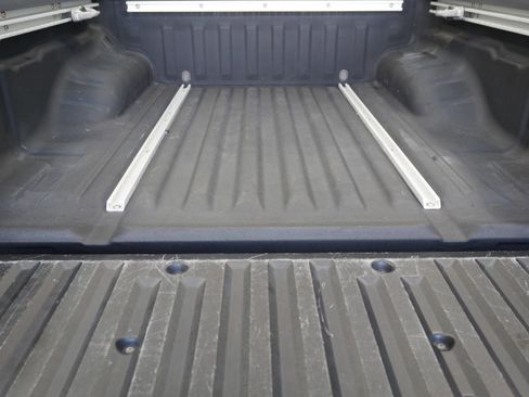 Used 2012 Nissan Frontier SL RWD image 22