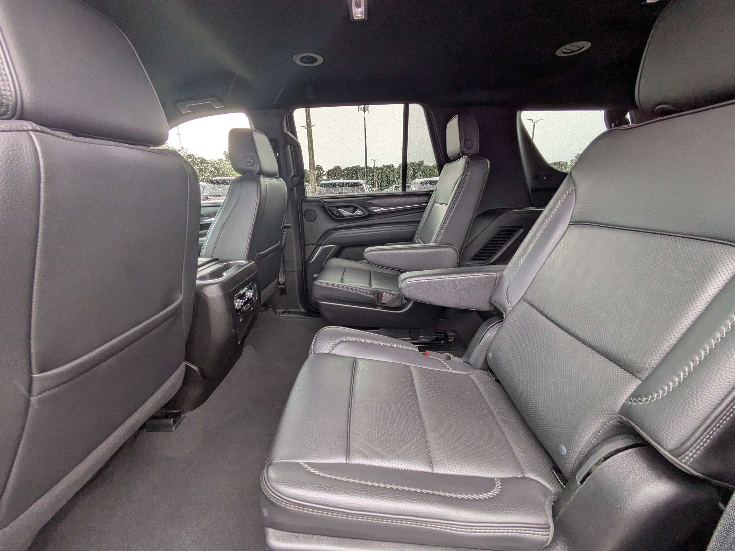 Used 2024 GMC Yukon Denali RWD image 15