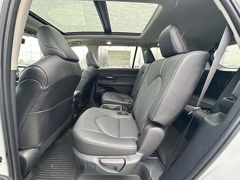 New 2026 Toyota Grand Highlander Platinum image 12