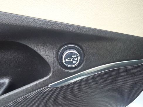 Used 2020 Buick Enclave Essence image 22