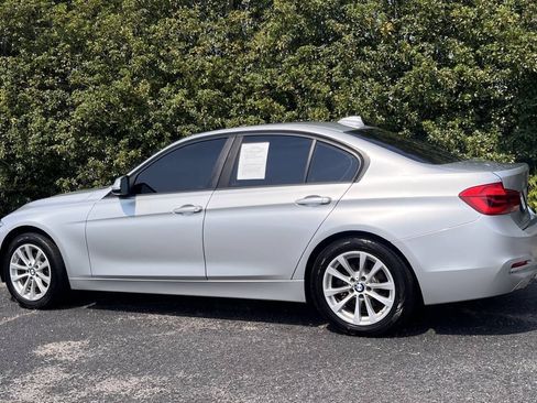 Used 2018 BMW 320i xDrive Sedan w/ Convenience Package AWD/4WD image 5