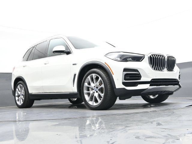 Used 2023 BMW X5 xDrive45e AWD/4WD image 32