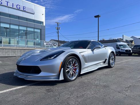 Used 2016 Chevrolet Corvette Z06 w/ 3LZ Preferred Equipment Group RWD image 6