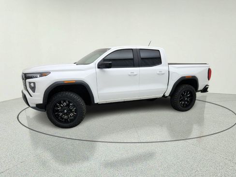 Used 2025 GMC Canyon AT4 w/ Technology Plus Package AWD/4WD image 15