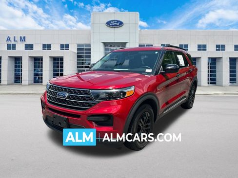 Used 2024 Ford Explorer XLT RWD image 1