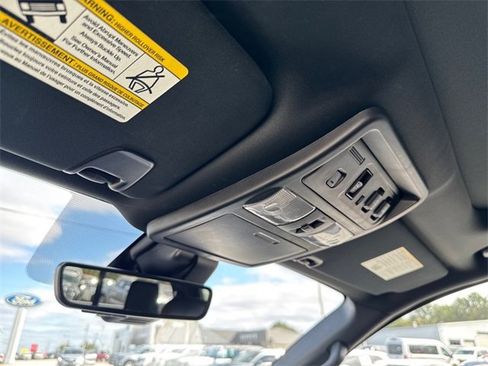 Used 2024 Nissan Titan PRO-4X w/ Pro-4x Convenience Package image 25