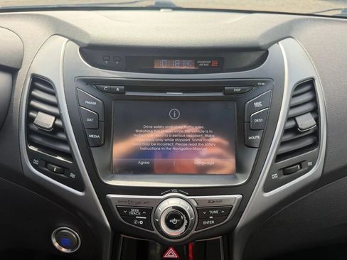 Used 2014 Hyundai Elantra w/ Option Group 2 FWD image 20