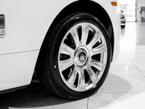 Used 2018 Rolls-Royce Dawn image 57