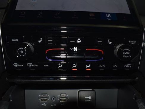 New 2025 Jeep Grand Cherokee Limited w/ Black Appearance Package AWD/4WD image 26