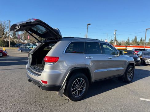 Used 2019 Jeep Grand Cherokee Limited w/ Luxury Group II image 8