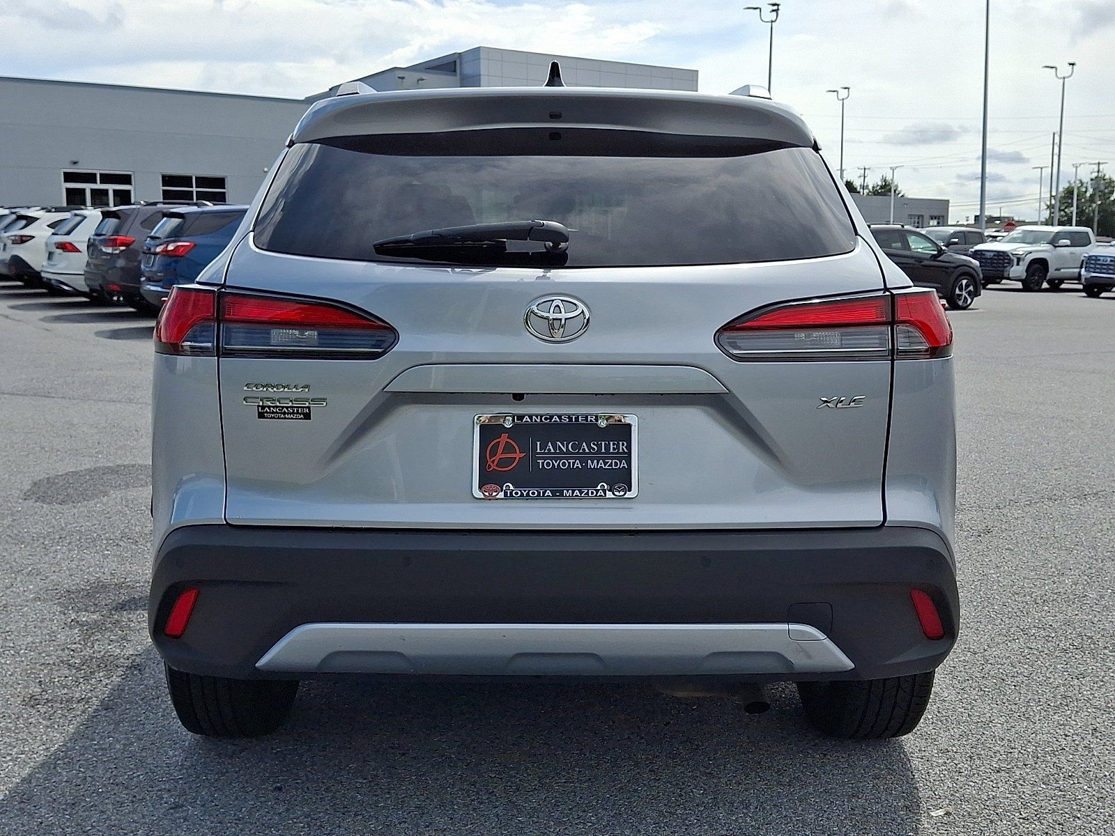 Used 2025 Toyota Corolla Cross XLE FWD image 6