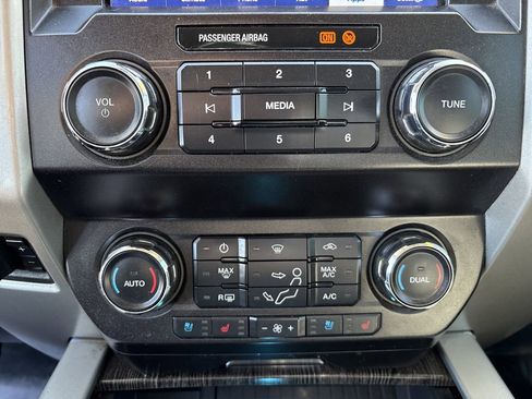 Used 2020 Ford F350 Lariat w/ Lariat Ultimate Package image 20