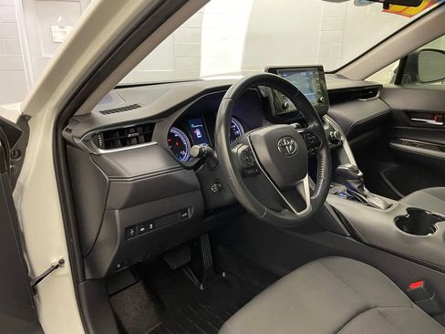 Used 2022 Toyota Venza LE AWD/4WD image 21