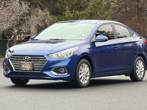 Used 2022 Hyundai Accent SEL image 9