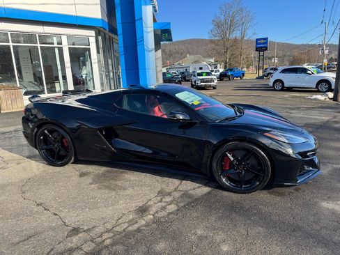 New 2026 Chevrolet Corvette E-Ray w/ Battery Protection Package image 8