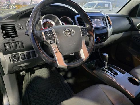 Used 2015 Toyota Tacoma PreRunner w/ SR5 Package image 11