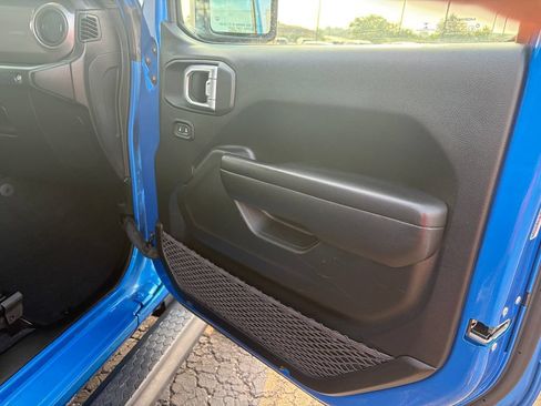 Used 2021 Jeep Wrangler Sport AWD/4WD image 10