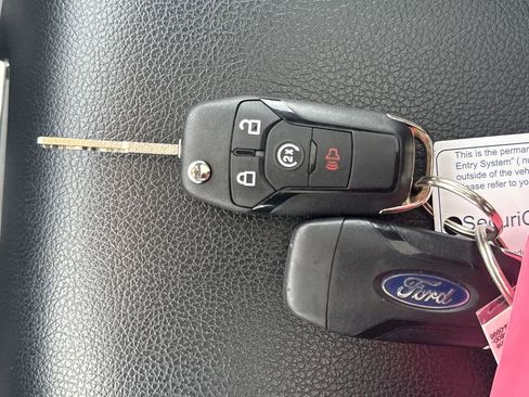 Used 2022 Ford F350 Lariat w/ Black Appearance Package image 50