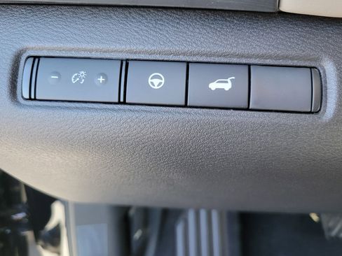 New 2025 Nissan Pathfinder SL image 37