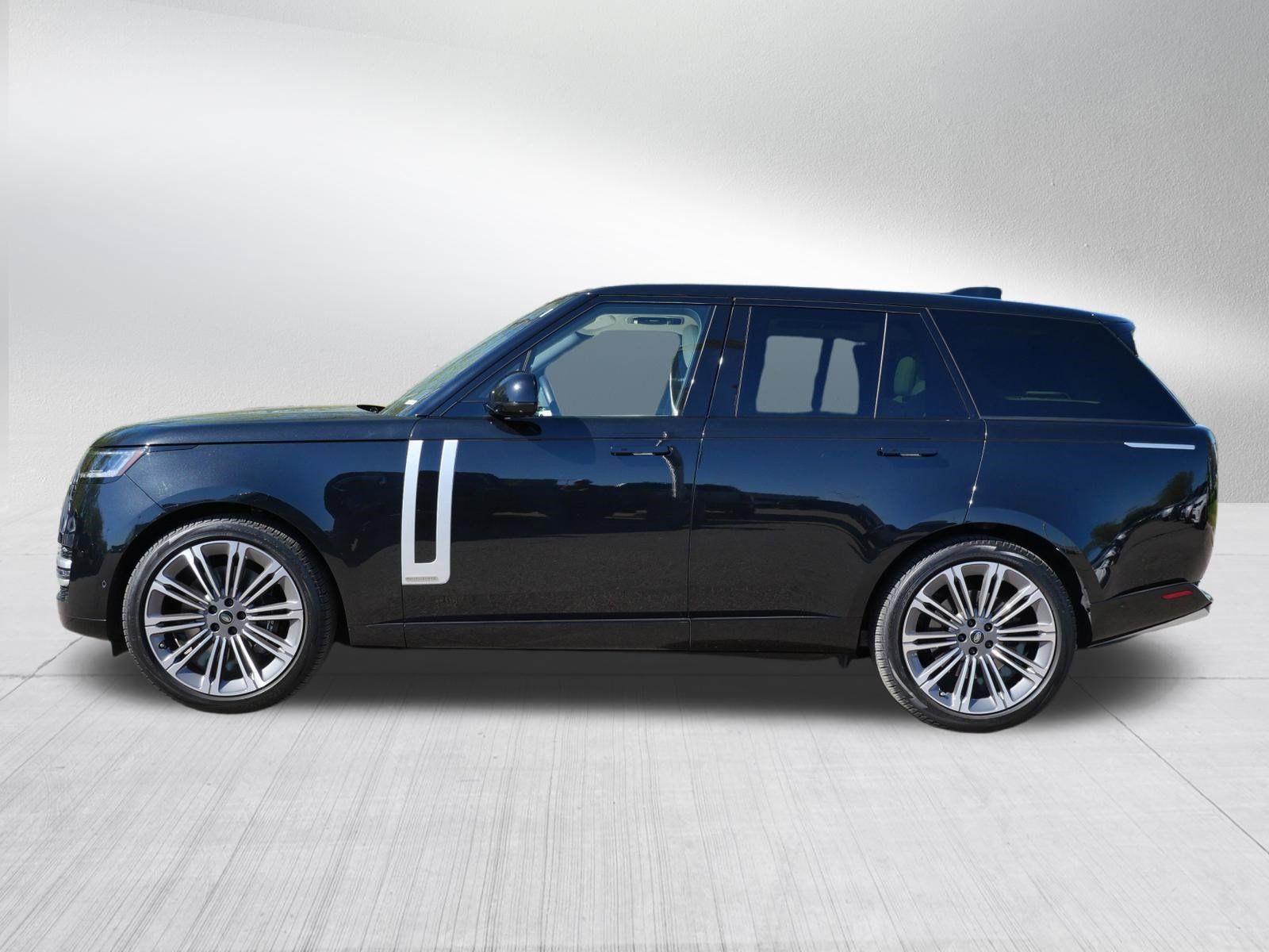 Certified 2023 Land Rover Range Rover Autobiography AWD/4WD image 2