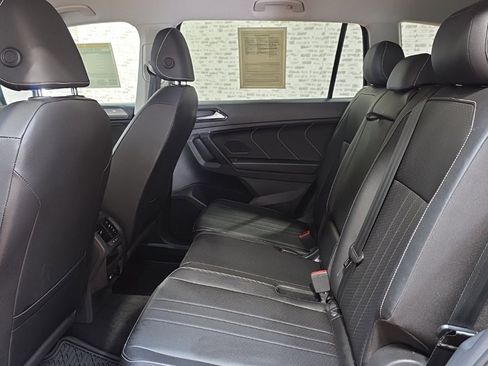 Used 2023 Volkswagen Tiguan SE image 18