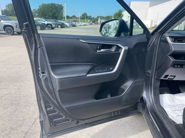 Used 2025 Toyota RAV4 XLE AWD/4WD image 20
