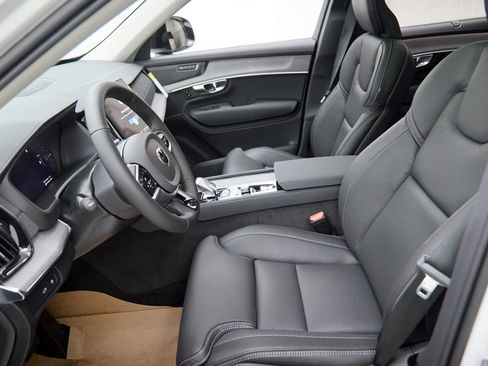 New 2026 Volvo XC90 T8 Ultra w/ Protection Package image 19