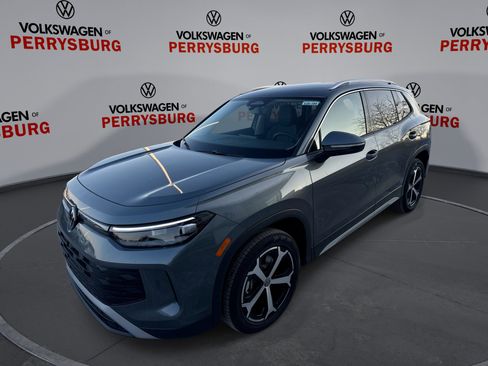 New 2026 Volkswagen Tiguan SE image 1