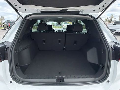 Used 2024 Chevrolet Equinox LS image 12