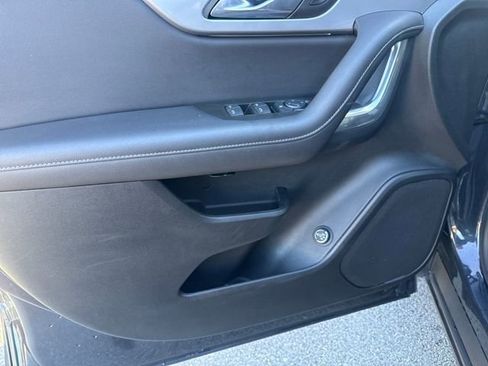 Used 2022 Chevrolet Blazer LT image 9