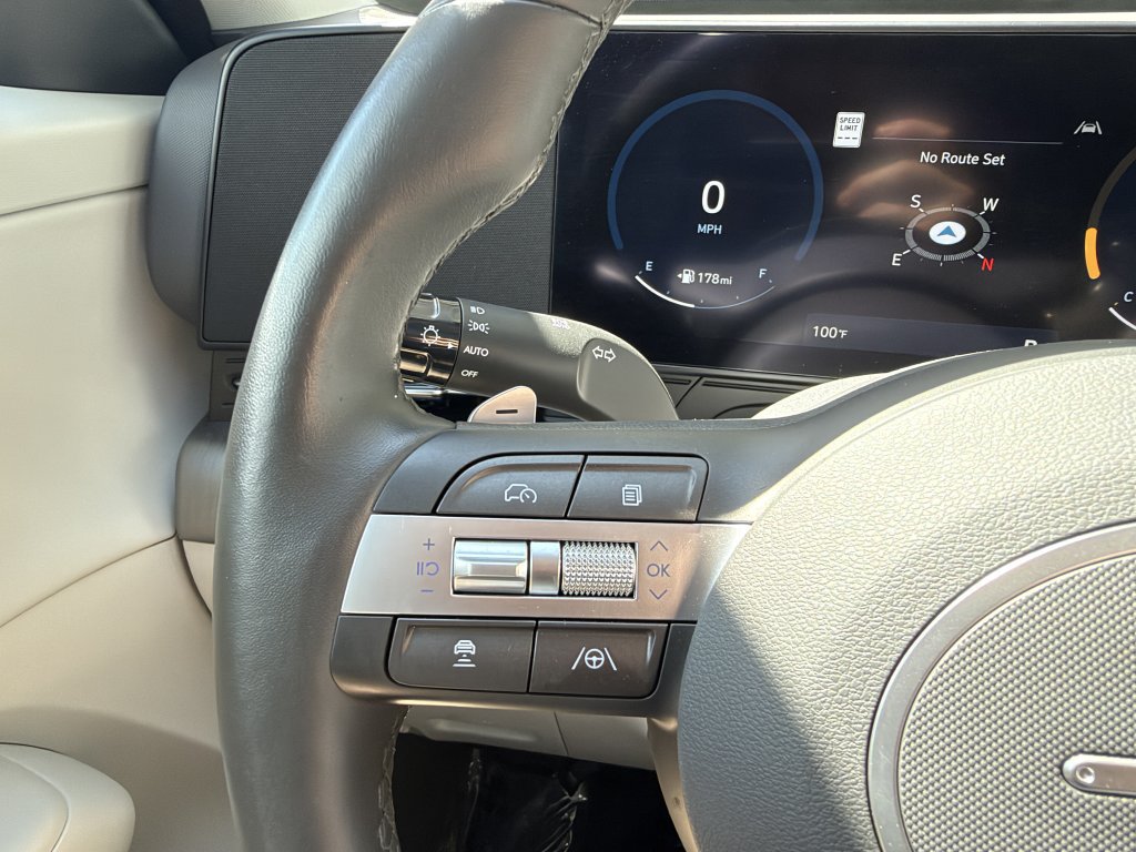 Used 2024 Hyundai Kona Limited FWD image 30