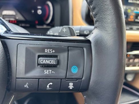 Used 2022 Nissan Rogue Platinum w/ Head-Up Display Package image 14