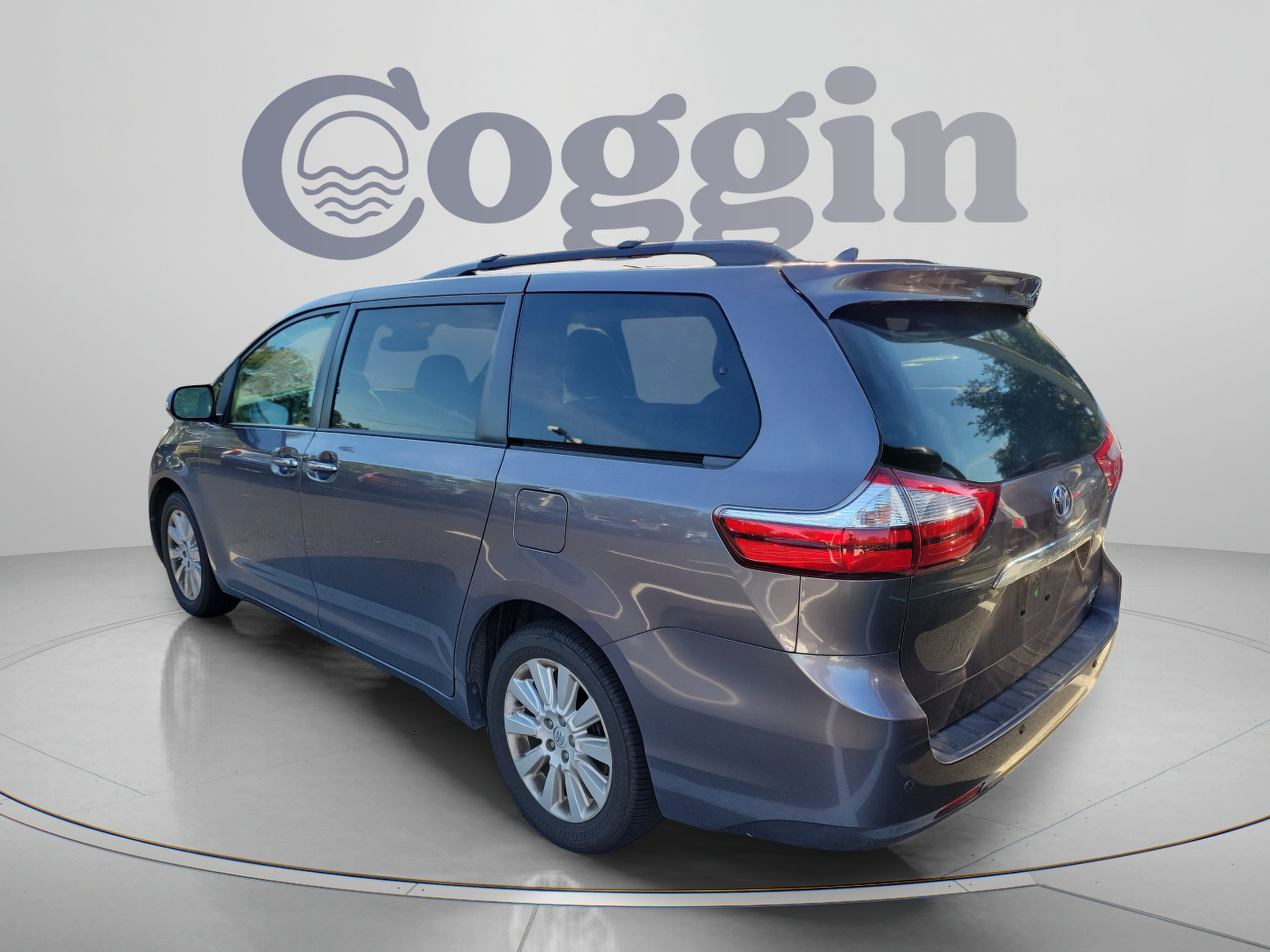 Used 2015 Toyota Sienna Limited Premium AWD/4WD image 3