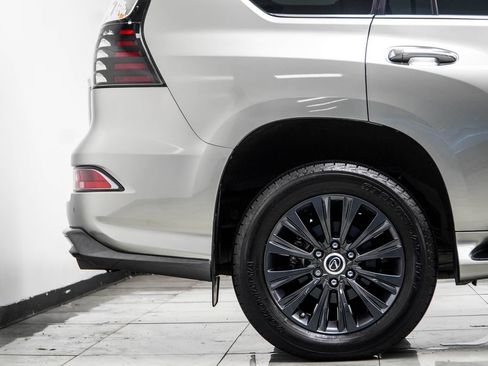 Used 2023 Lexus GX 460 Premium w/ Accessory Package AWD/4WD image 8
